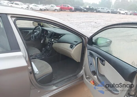 2015 Hyundai Elantra Se z USA, uszkodzony, nr VIN 5NPDH4AE0FH581930